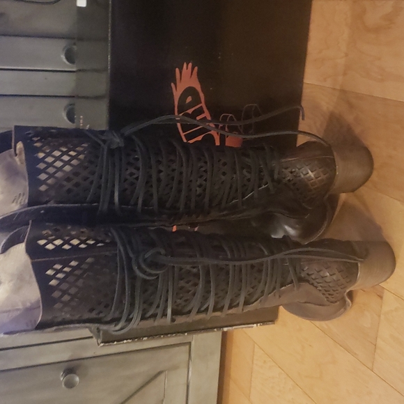 Freebird - Picture 4 of 8